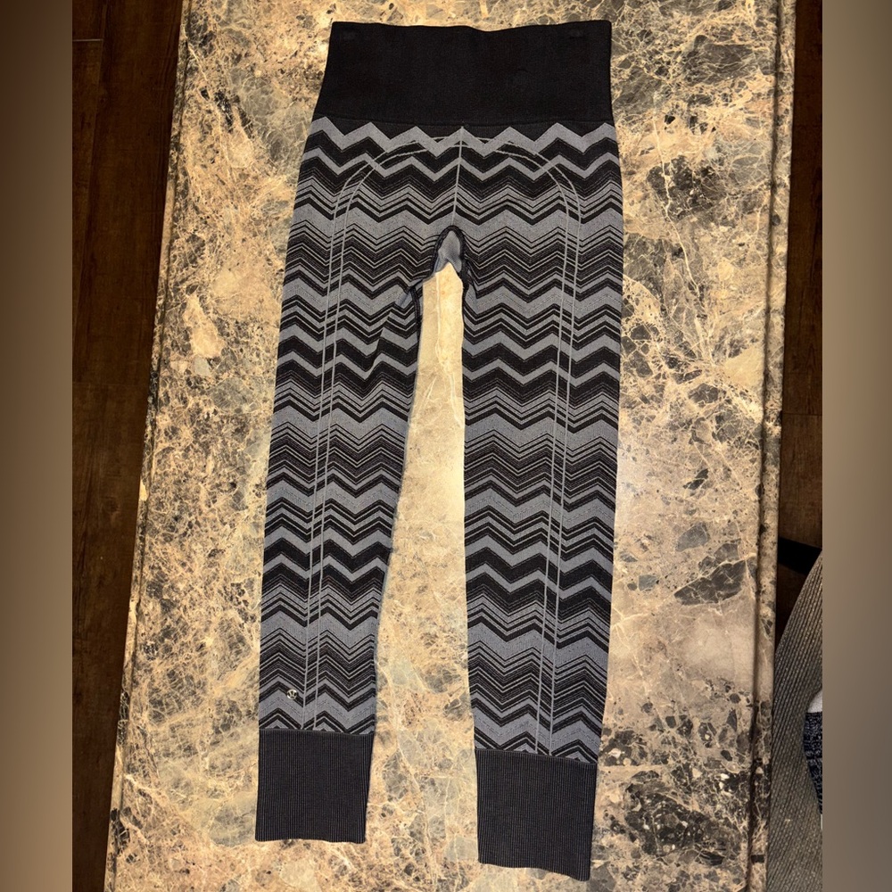 NWOT Lululemon Ebb to Street Striped Leggings 📐